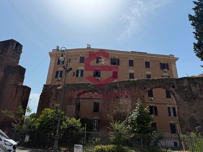 Appartamento quadrilocale in vendita in Via Enrico Toti, San Giovanni, Roma
