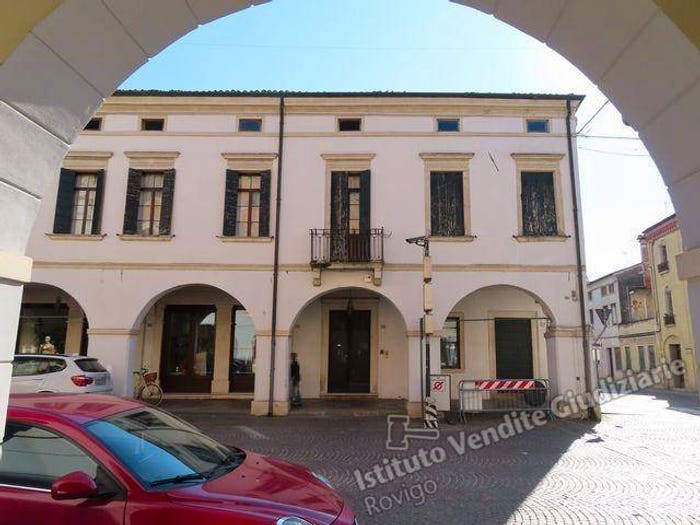Appartamento con 6 locali in vendita in Via Giacomo Matteotti n int, Centro, Montagnana