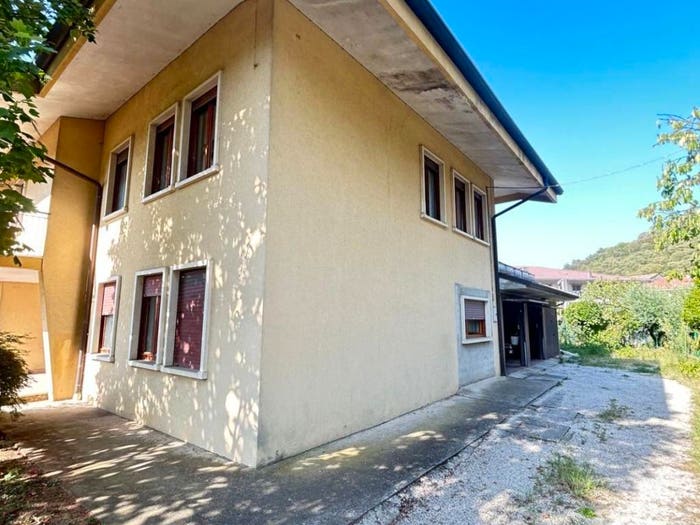 Casa con 6 locali in vendita in Centro, Costabissara