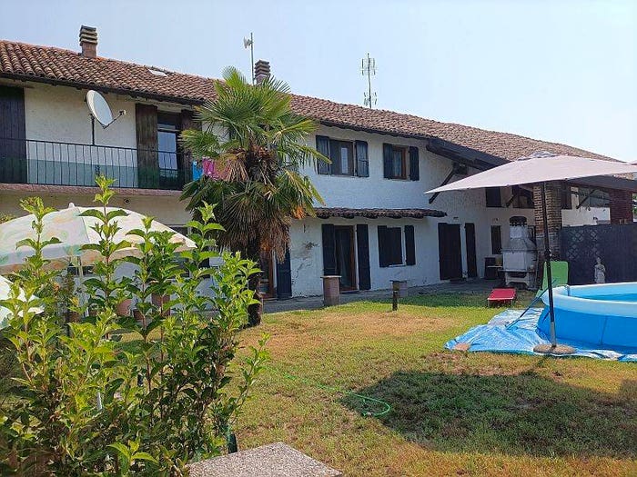 Casa con 6 locali in vendita in Centro, Mortara