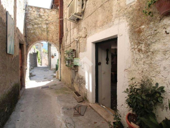 Appartamento trilocale in vendita in VIA SPEZZATORA, Centro, Poggio Moiano