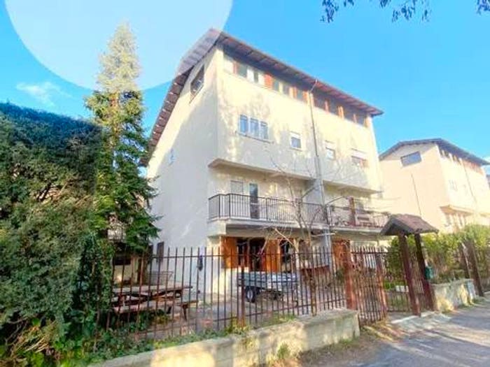 Casa con 6 locali in vendita in Via Cerri, Roio, L'Aquila