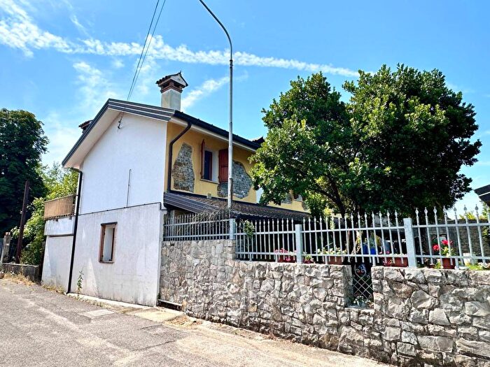 Appartamento con 5 locali in vendita in San Nicolò, Manzano