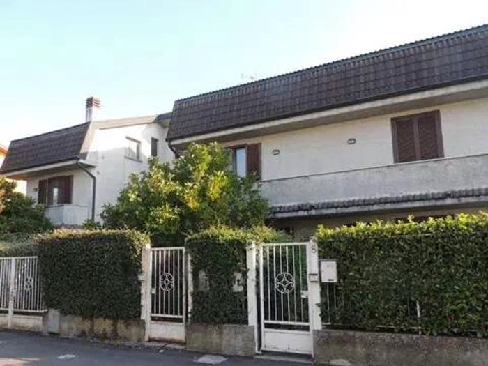 Casa con 5 locali in vendita in Via Sandro Pertini, Zibido Al Lambro, Torrevecchia Pia