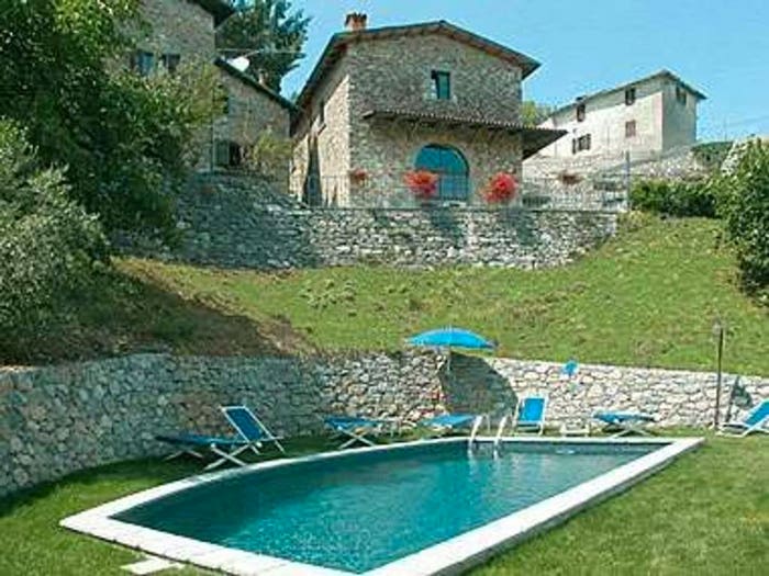 Casa con 6 locali in vendita in Via Per Sassi Sopra, Molazzana