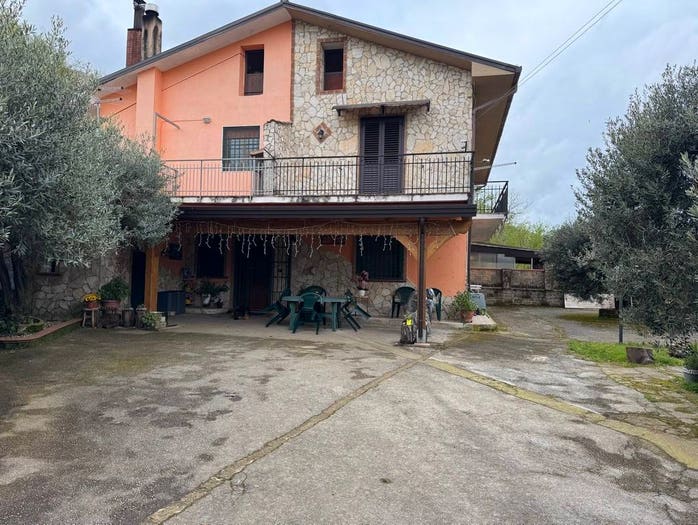 Casa quadrilocale in vendita in Contrada Bagnoli, Quattrograna Bellizzi Sant'Oronzo, Avellino