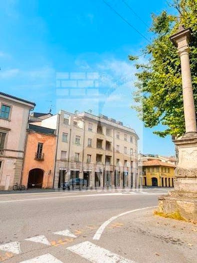 Appartamento trilocale in vendita in Treviglio