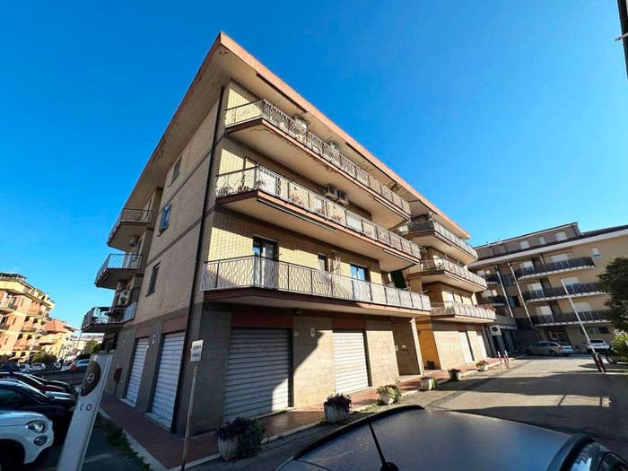 Appartamento quadrilocale in vendita in Via Rio Fratta, Centro, Civita Castellana