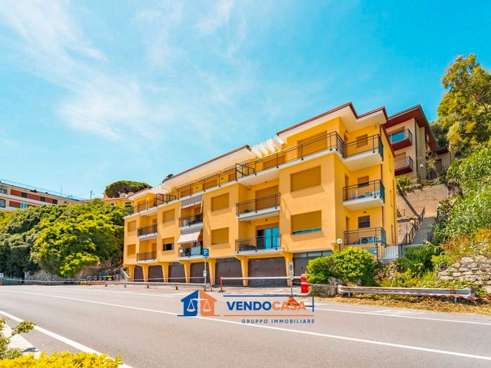Appartamento trilocale in vendita in Via Cristoforo Colombo, Bergeggi
