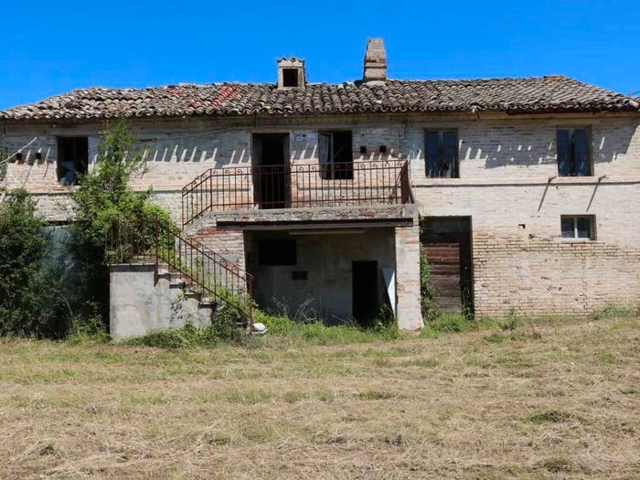 Casa con 6 locali in vendita in Via Faleriense Ovest No Number, Montegiorgio