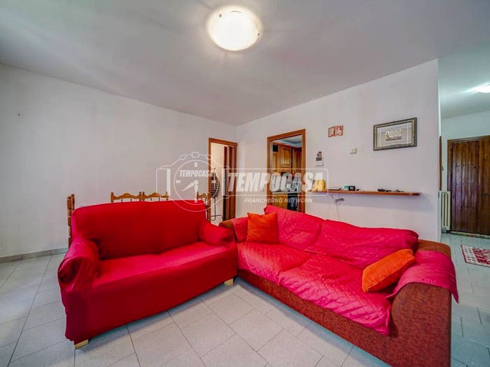 Appartamento trilocale in vendita in Via Amerigo Vespucci, Centro, Jerago con Orago