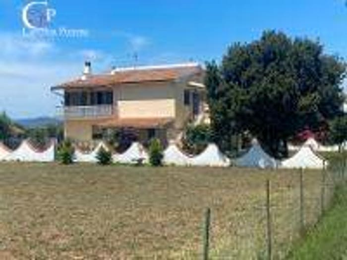 Casa con 6 locali in vendita in via vicinale dei Cavallini, Orbetello