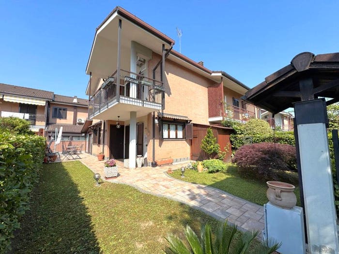 Casa con 6 locali in vendita in Via Italo Pereno, Savonera, Collegno