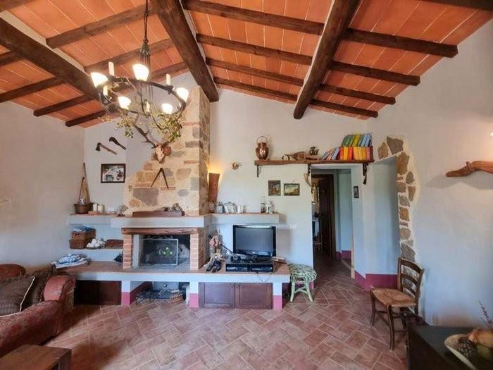 Casa quadrilocale in vendita in Quartaia Pian dell'Olmino Mensanello, Colle di Val d'Elsa