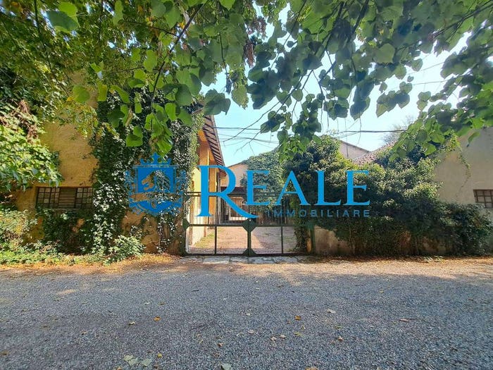 Casa con 6 locali in vendita in via Varese, Centro, Inveruno