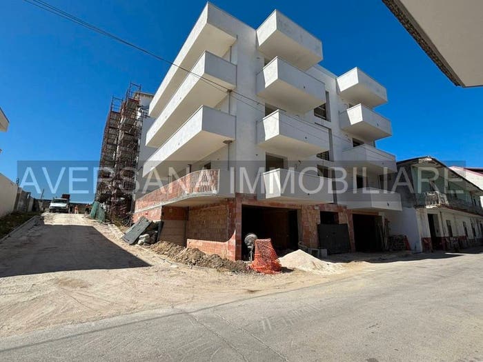Appartamento trilocale in vendita in Via Carlo Pezone, Parete