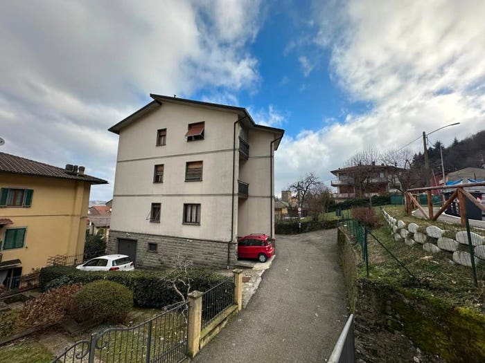 Appartamento con 5 locali in vendita in Via Santa Croce, Centro, Castiglione dei Pepoli