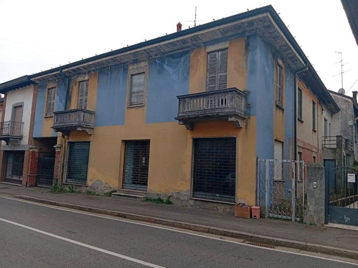 Casa con 6 locali in vendita in Viale Italia, Vighizzolo Cascina Varenna, Cantù