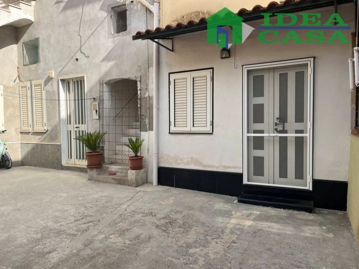 Casa quadrilocale in vendita in Via Martiri, Centro, Bellona