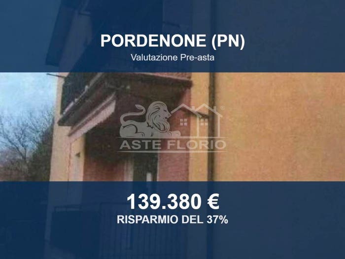 Appartamento quadrilocale in vendita in Via Reghena, Cappuccini, Pordenone