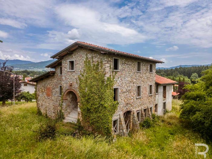 Casa con 6 locali in vendita in Località Pianacci, Soci, Bibbiena
