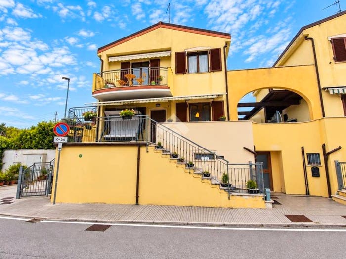 Casa trilocale in vendita in Via Suor Giuseppe Maria, Loreto