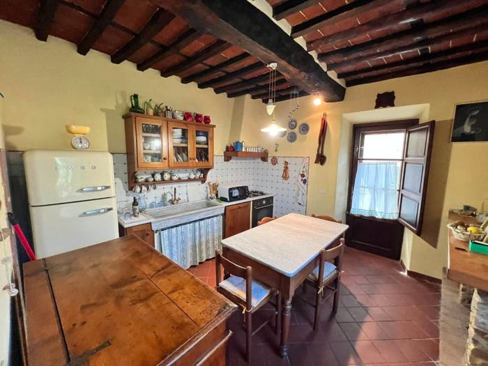 Casa con 6 locali in vendita in Via di Vorno, Vorno, Capannori