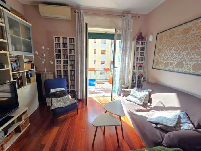 Appartamento trilocale in vendita in Via Giuseppe Capaldo in parco con posto auto, Arenella, Napoli