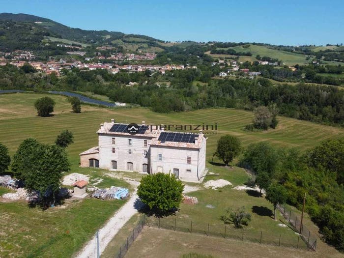 Casa quadrilocale in vendita in via Parrocchia Sant'Antonio, Fossombrone