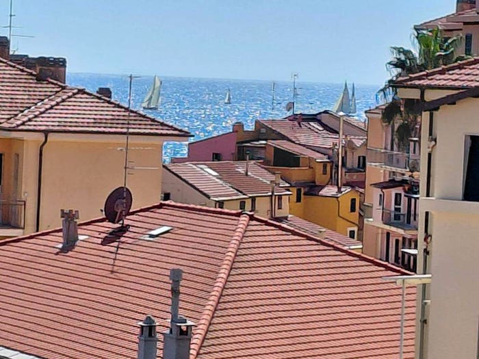 Appartamento quadrilocale in vendita in Via Nizza, Porto Maurizio, Imperia