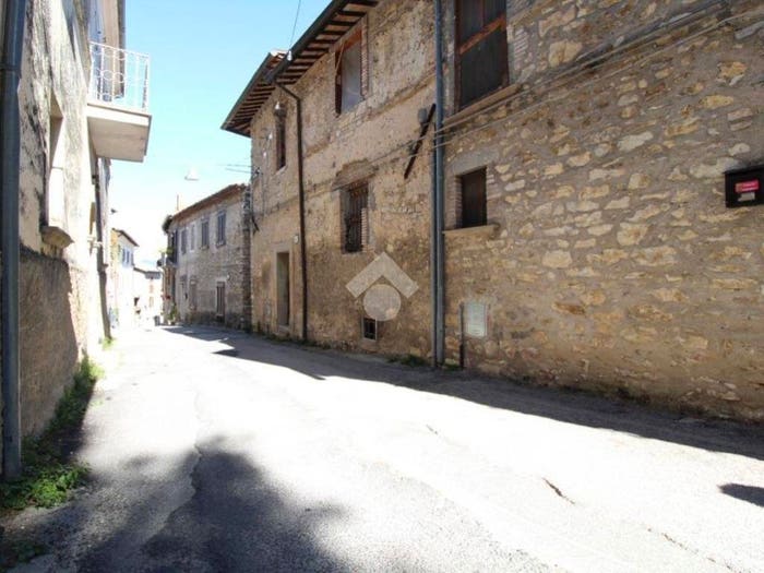 Appartamento con 5 locali in vendita in Via IV Novembre, Centro, Casaprota