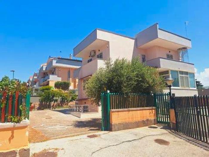 Casa con 6 locali in vendita in Via Staffetta, Lago Patria, Giugliano in Campania