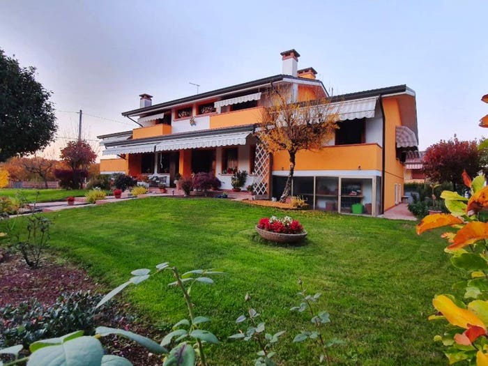 Casa con 6 locali in vendita in Via Roma, Centro, Altivole