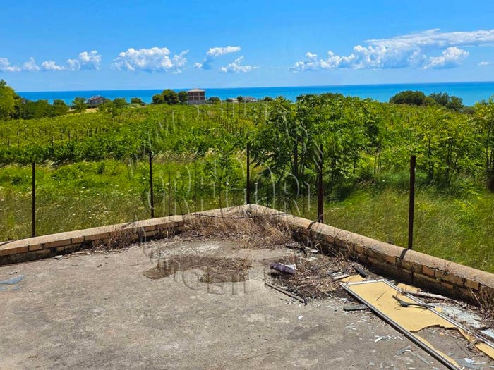 Casa con 6 locali in vendita in Strada Provinciale Altidona, Altidona