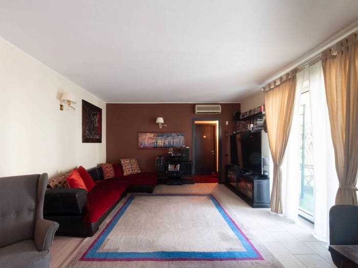Appartamento trilocale in vendita in Via Leonida Bissolati, Maggiolina, Milano