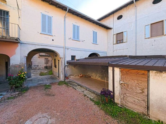 Appartamento bilocale in vendita in Via Alessandro Volta, Lonate Ceppino