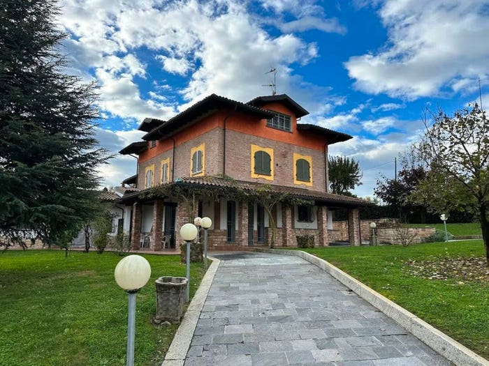 Casa con 6 locali in vendita in Via Tortona No Number, Bosco Marengo