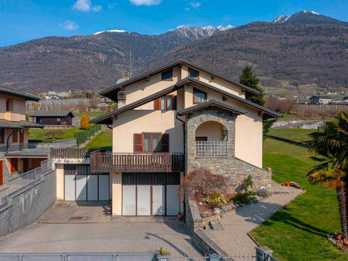 Casa con 6 locali in vendita in Via Tassera, Centro, Chiuro