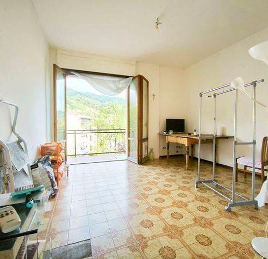 Appartamento con 5 locali in vendita in Via S Quasimodo, Perticata Bonascola Nazzano, Carrara