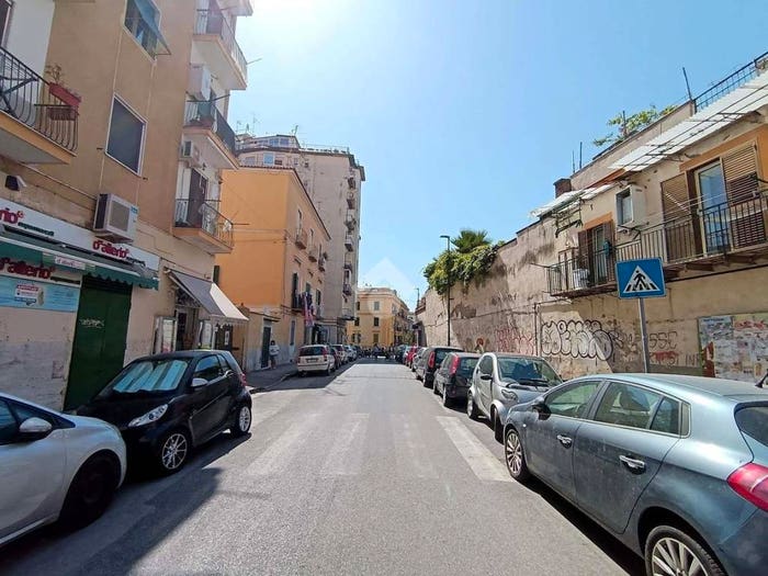 Appartamento trilocale in vendita in Vico Trone, Stella Materdei, Napoli