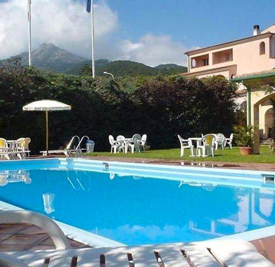 Casa in vendita in Viale Principe Amedeo, Centro, Marciana Marina