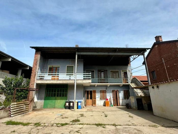 Casa con 5 locali in vendita in Via Volpiano, Montanaro