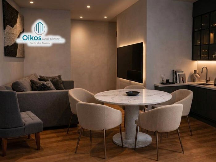 Appartamento quadrilocale in vendita in Piazza Giuseppe Garibaldi, Centro, Forte dei Marmi