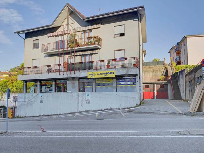 Appartamento con 6 locali in vendita in Via Luigi Colombo, Centro, Lavena Ponte Tresa