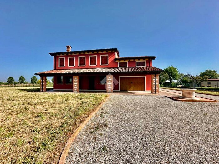 Casa con 6 locali in vendita in Via Pelosa B, Mestrino