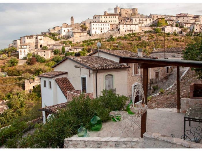Casa quadrilocale in vendita in Via Coste Castelvecchio, Centro, Capestrano