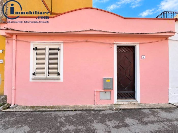 Casa trilocale in vendita in Vico Milazzo, Centro, Tortolì