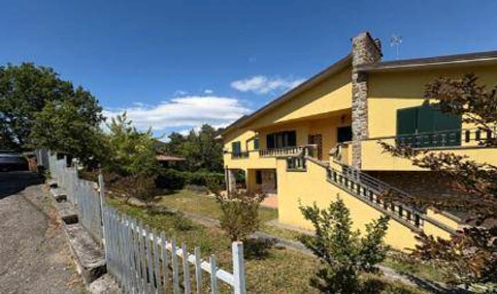 Casa con 6 locali in vendita in Giacomo Puccini, Centro, Loiano