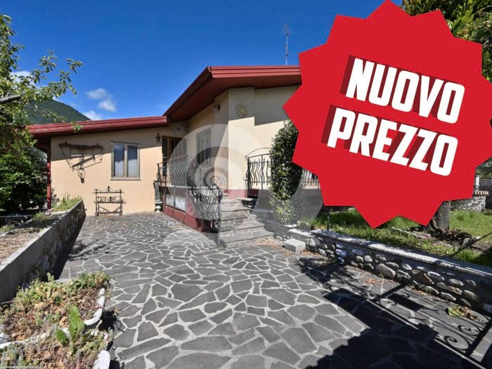 Casa con 6 locali in vendita in Trasaghis