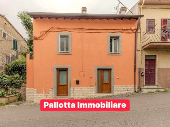 Casa bilocale in vendita in Via Verentana, Marta